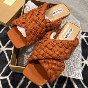 ***BRAND NEW*** DISCONTINUED STYLE 🧡🤎 Steve Madden Marina Sandals